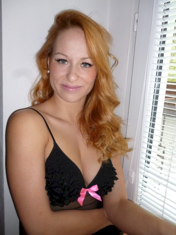 Adopte une femme libertine mignonne