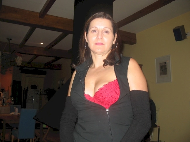 Belle coquine intéressée par un plan libertin