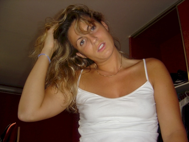 Jolie coquine sexy qui a besoin d'un plan entre libertins