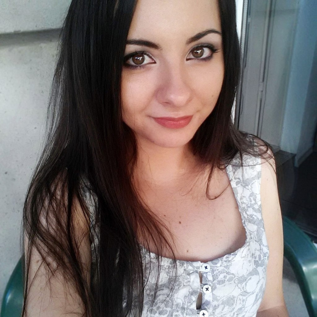 salope sexy autoritaire pour libertin obéissant