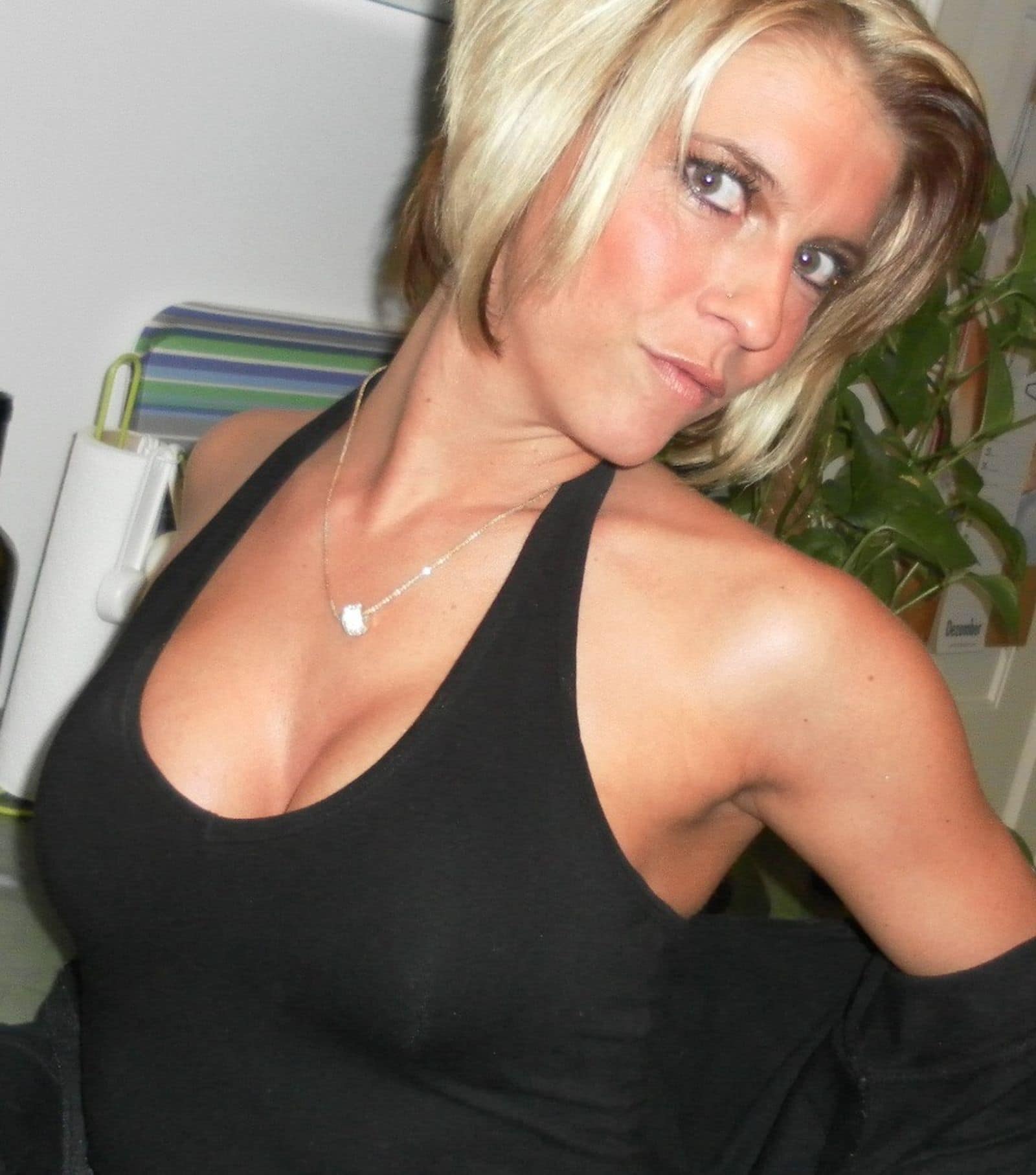 Très jolie femme coquine qui est intéressée par un plan libertin